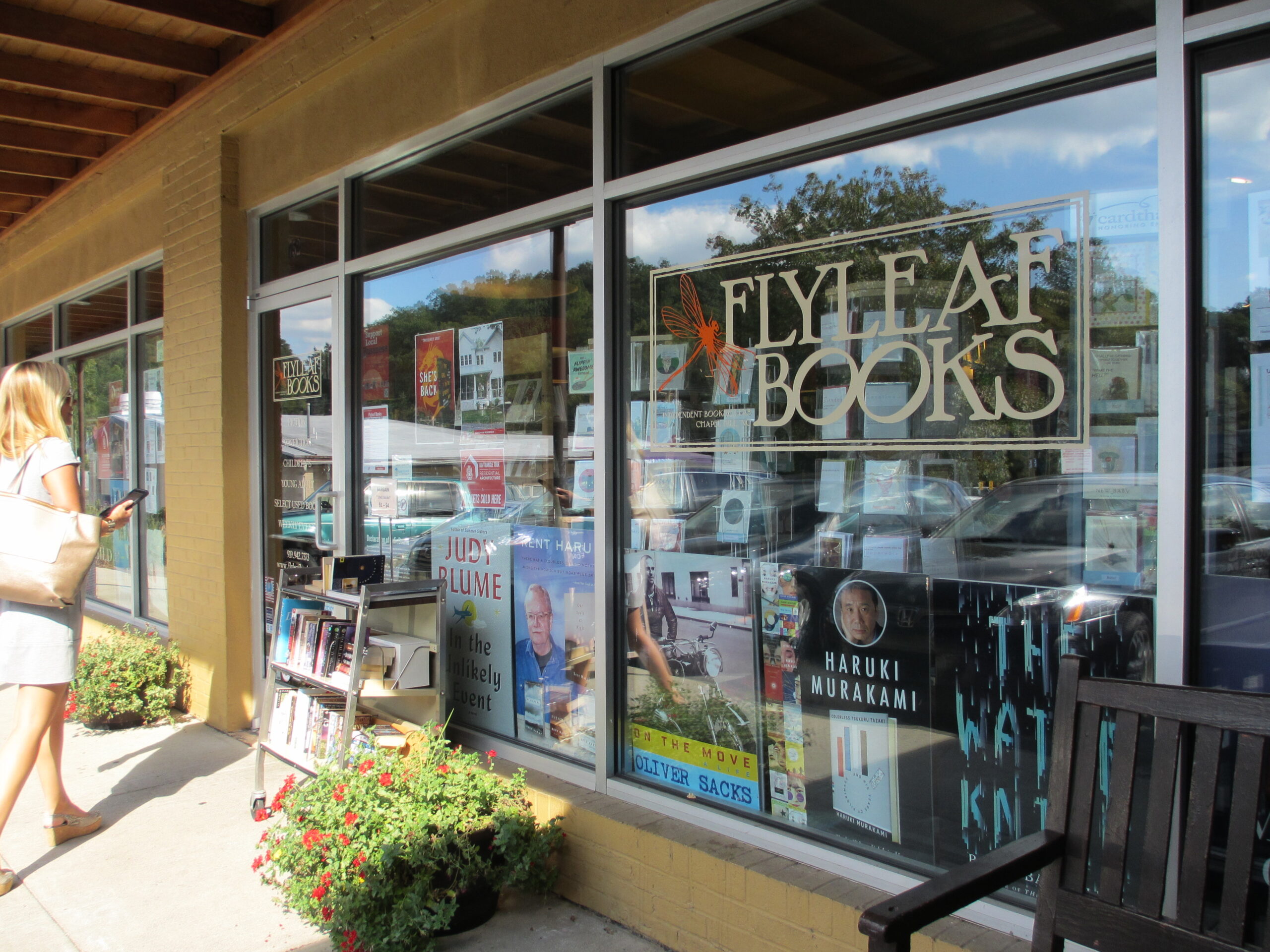 flyleaf_books_exterior_rl_070617